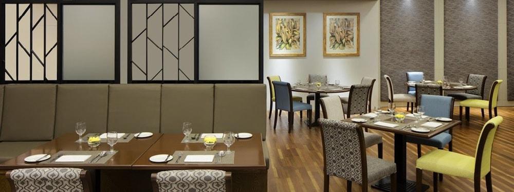 Radisson Hotel Brunei Darussalam Bandar Seri Begawan Bagian luar foto